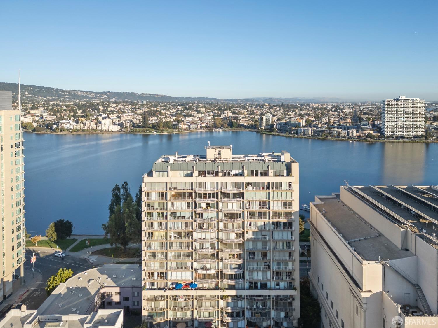 Detail Gallery Image 29 of 36 For 1555 Lakeside Dr #164,  Oakland,  CA 94612 - 2 Beds | 2 Baths