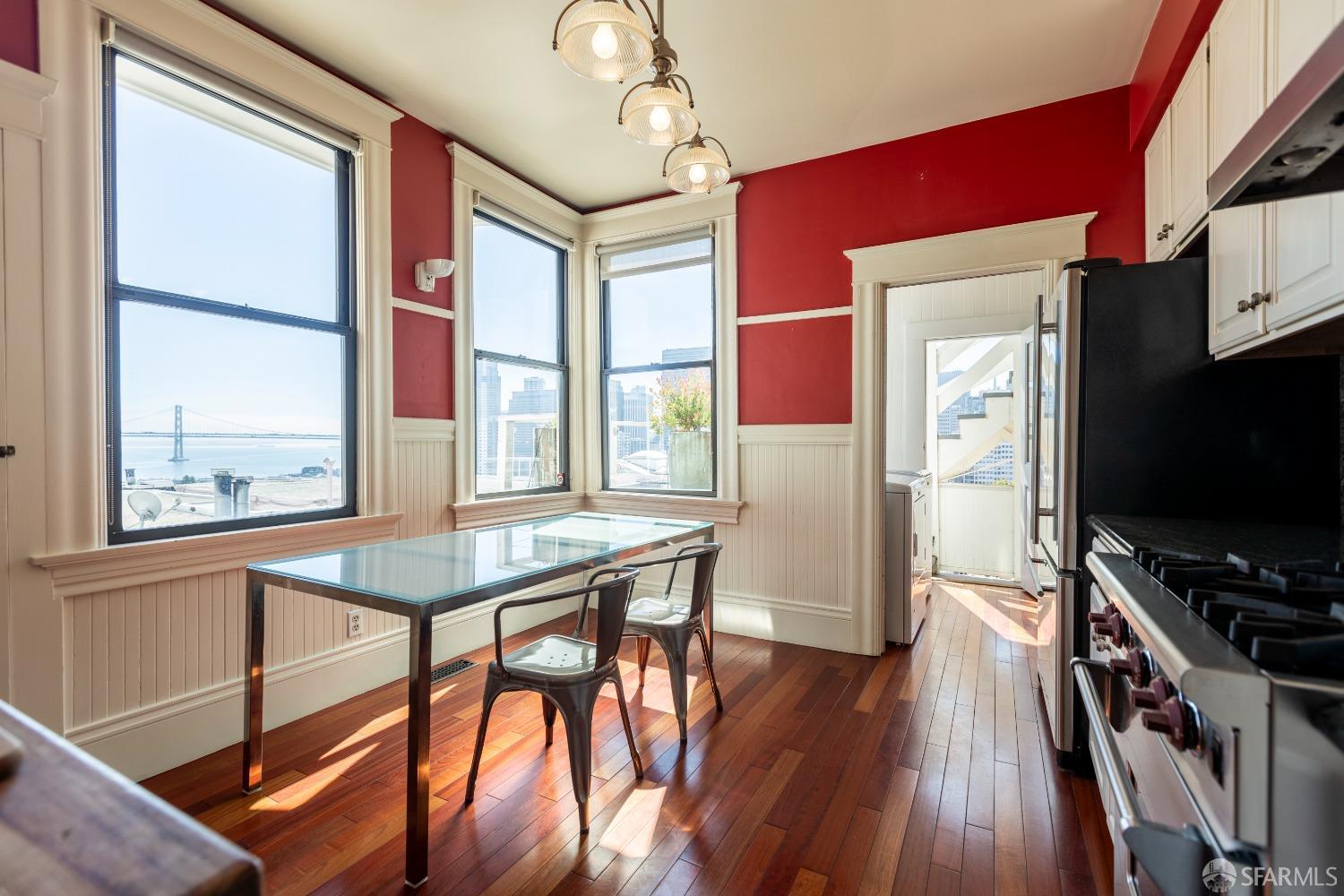 Detail Gallery Image 2 of 10 For 315 Green St, San Francisco,  CA 94133 - 2 Beds | 1 Baths