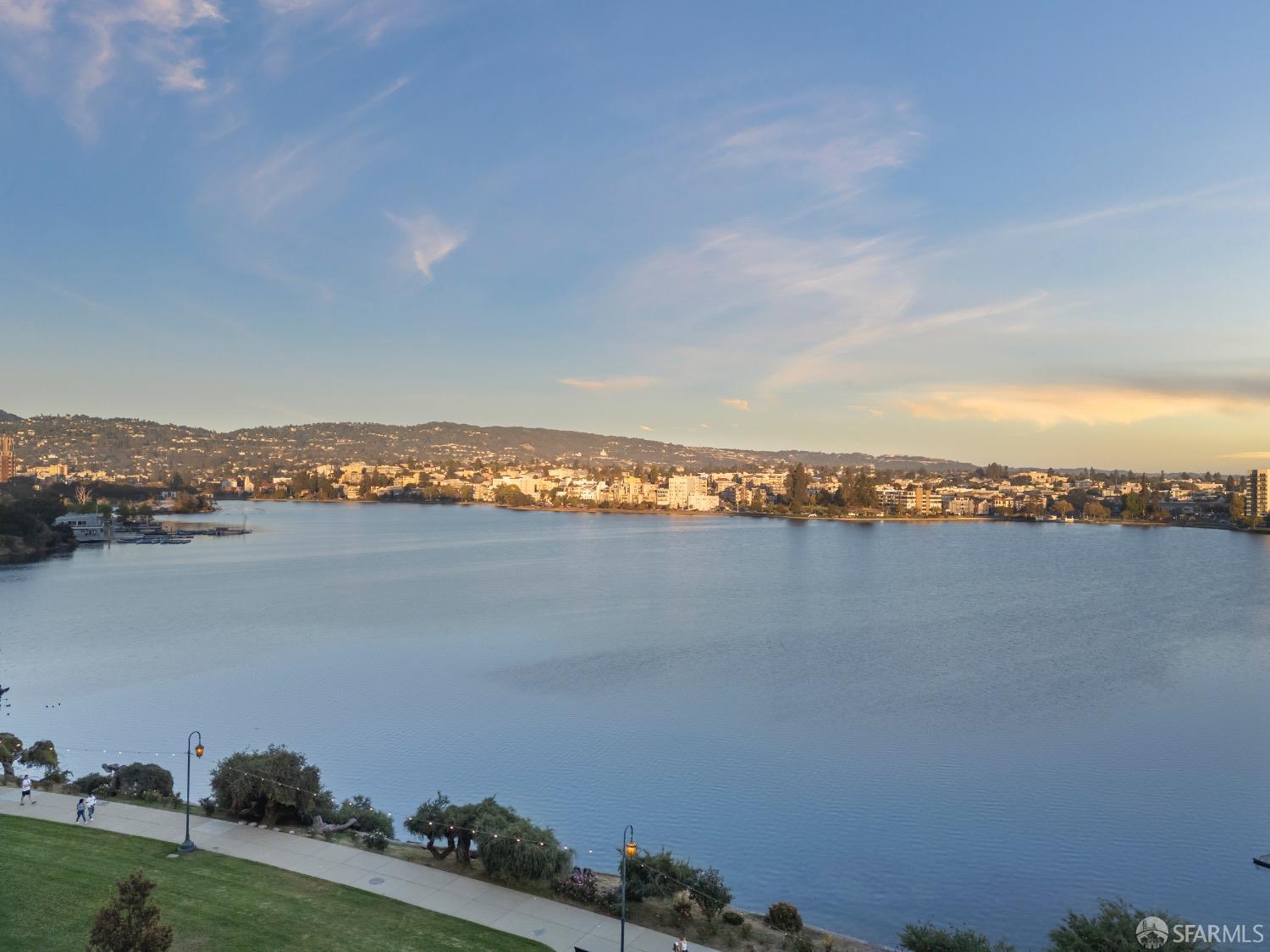 Detail Gallery Image 34 of 36 For 1555 Lakeside Dr #164,  Oakland,  CA 94612 - 2 Beds | 2 Baths