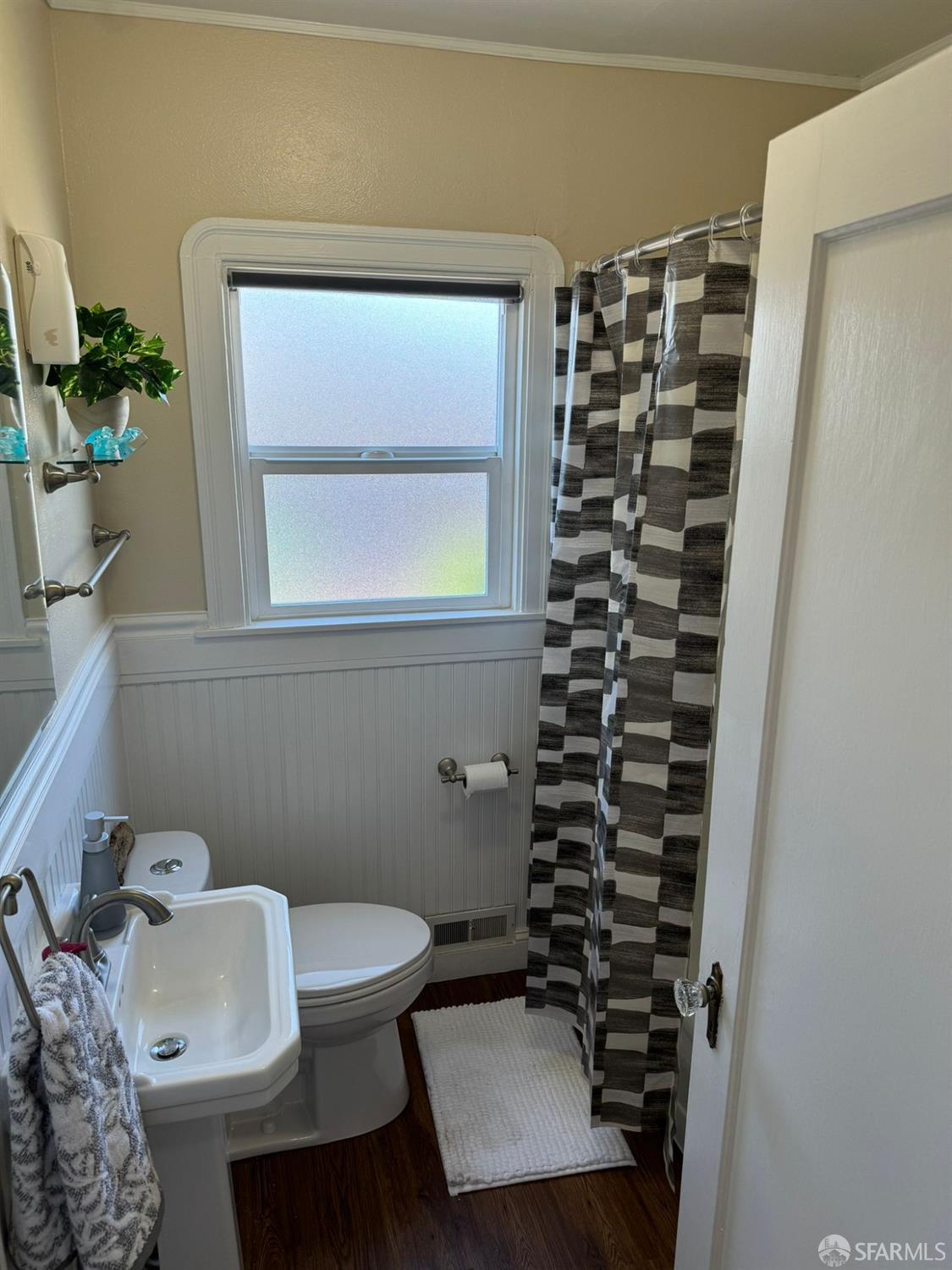 Detail Gallery Image 23 of 48 For 22166 Montgomery St, Hayward,  CA 94541 - 2 Beds | 1 Baths