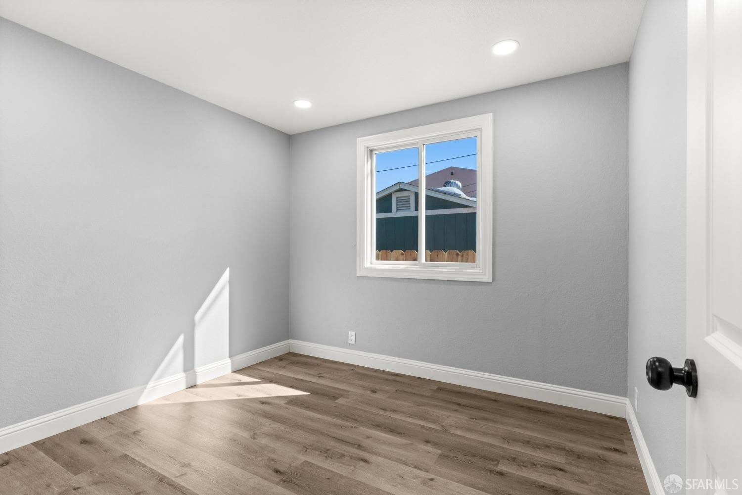 Detail Gallery Image 22 of 34 For 15 Shelbourne Ave, Daly City,  CA 94015 - 4 Beds | 2 Baths