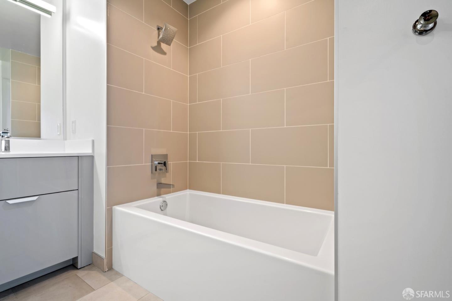 Detail Gallery Image 10 of 18 For 1000 3rd St #302,  San Francisco,  CA 94158 - 2 Beds | 2 Baths