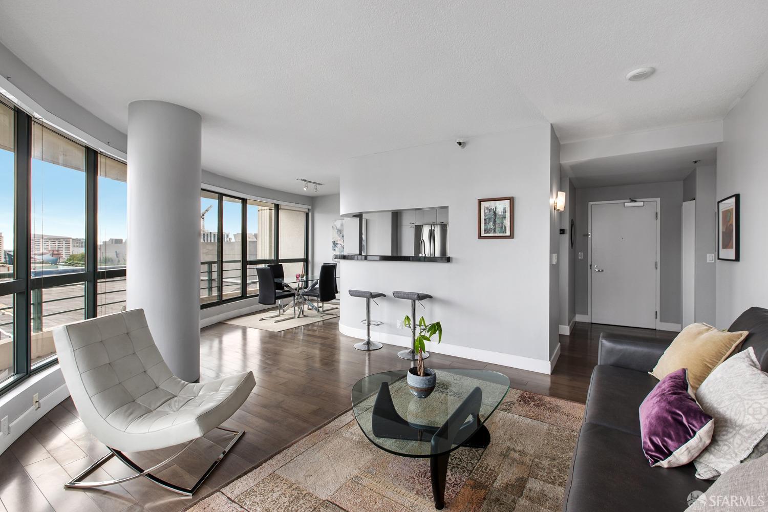 Photo #2: 424067835 Listing 