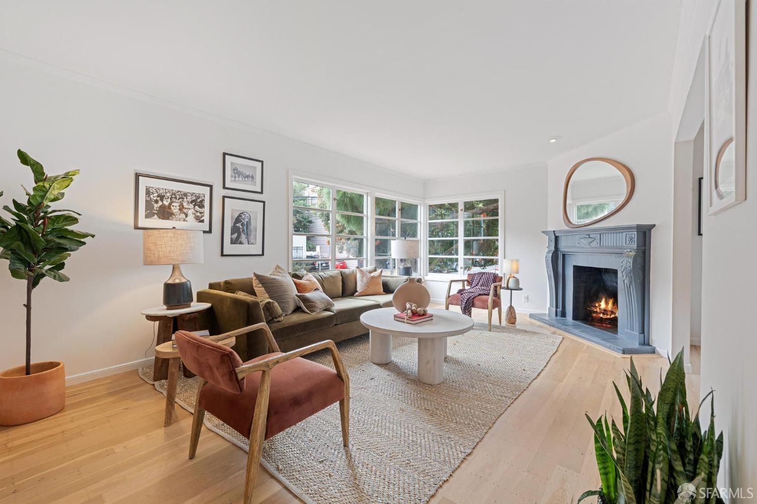 Photo #6: 424072015 Listing 