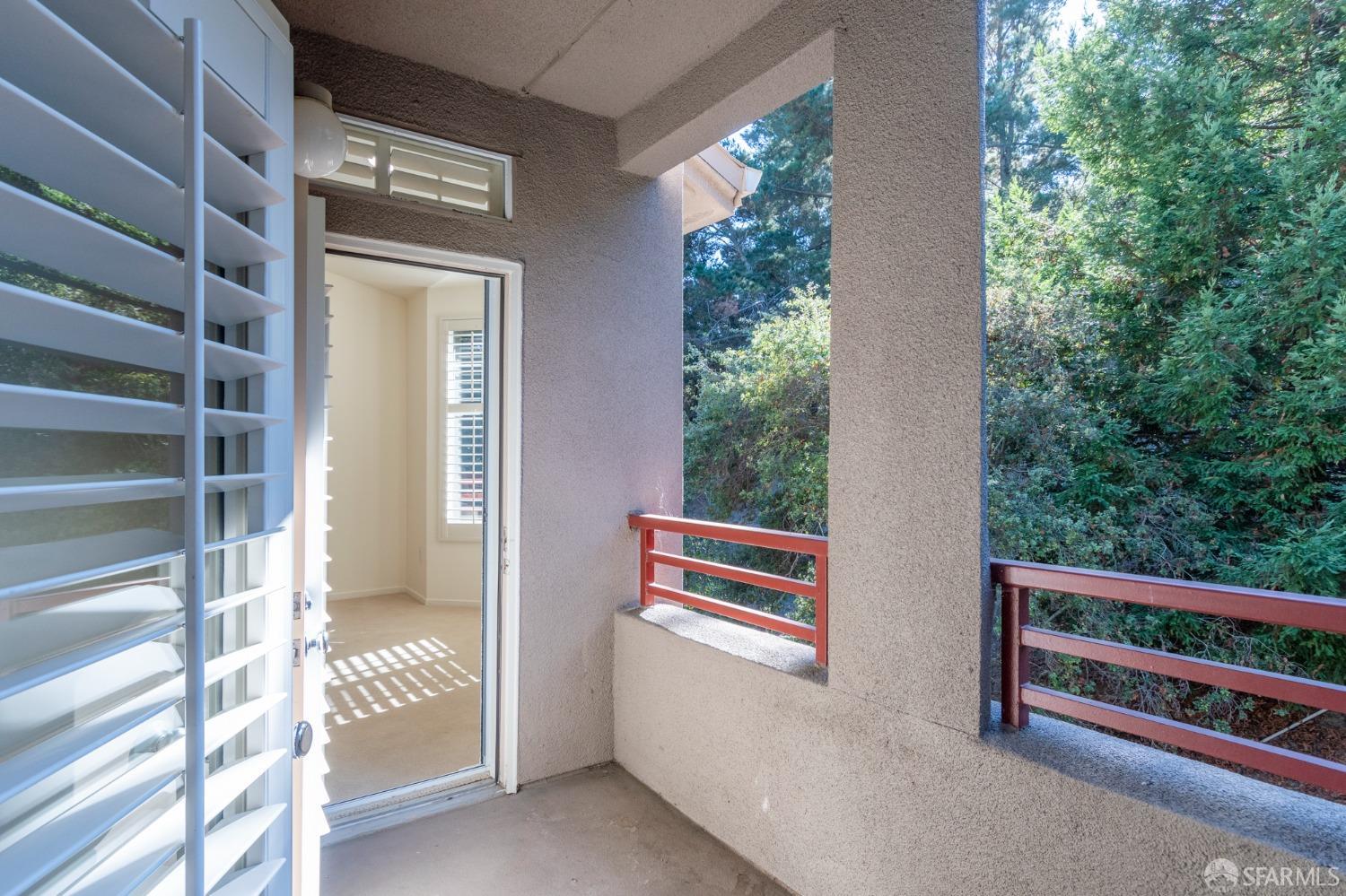 Detail Gallery Image 14 of 36 For 280 Caldecott Ln #313,  Oakland,  CA 94618 - 2 Beds | 2 Baths