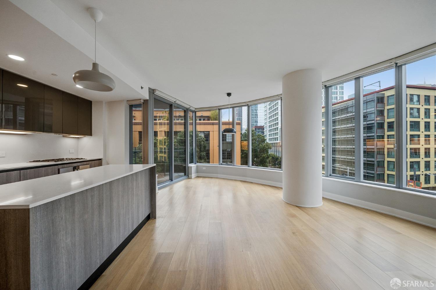 Detail Gallery Image 1 of 43 For 201 Folsom St 7a,  San Francisco,  CA 94105 - 2 Beds | 2 Baths