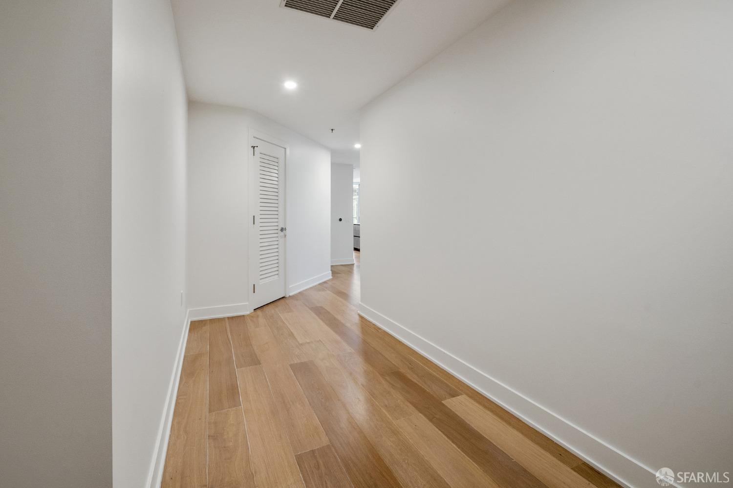 Detail Gallery Image 2 of 43 For 201 Folsom St 7a,  San Francisco,  CA 94105 - 2 Beds | 2 Baths