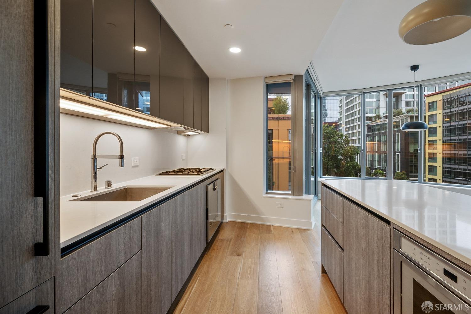 Detail Gallery Image 9 of 43 For 201 Folsom St 7a,  San Francisco,  CA 94105 - 2 Beds | 2 Baths