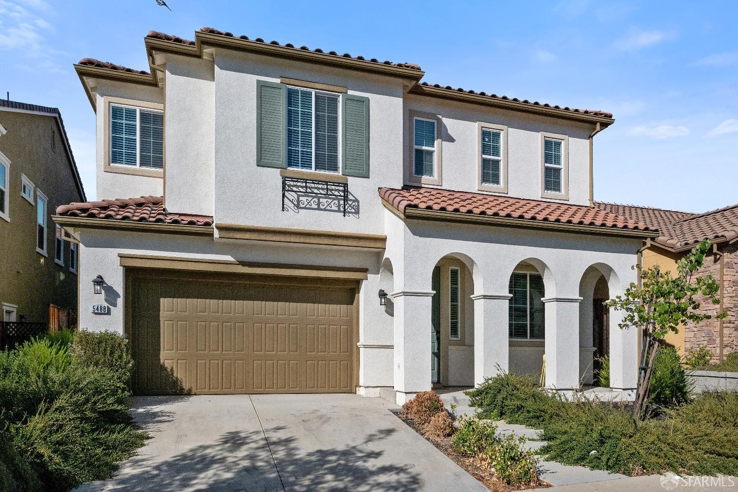 Detail Gallery Image 1 of 40 For 5488 Mountain Ridge Way, Antioch,  CA 94531 - 4 Beds | 2/1 Baths