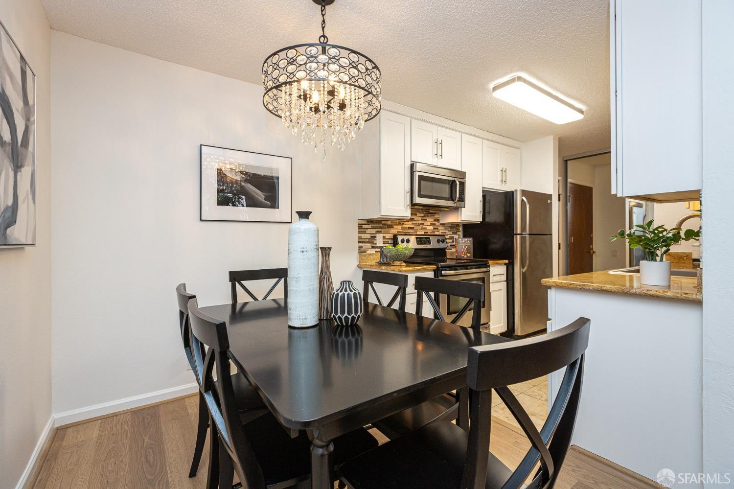 Detail Gallery Image 10 of 26 For 150 Pearl St #222,  Oakland,  CA 94611 - 1 Beds | 1 Baths