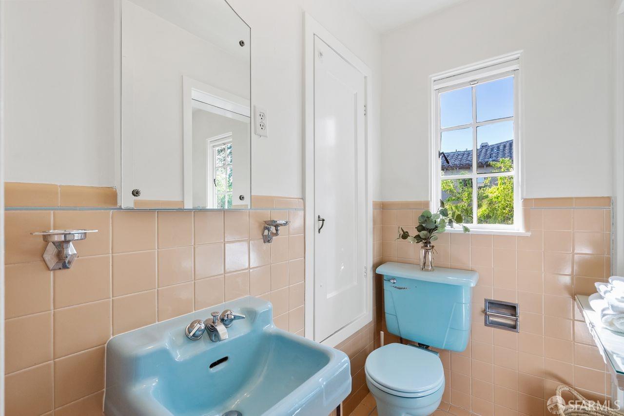 Detail Gallery Image 39 of 54 For 439 Fairfax Ave, San Mateo,  CA 94402 - 4 Beds | 3/2 Baths