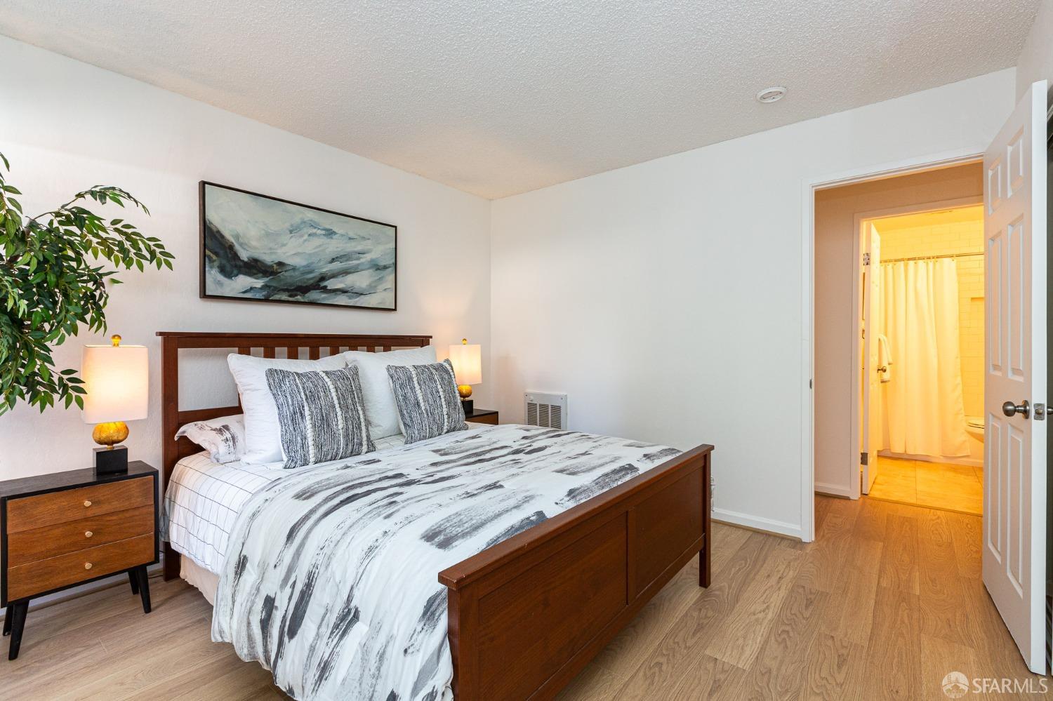 Detail Gallery Image 12 of 26 For 150 Pearl St #222,  Oakland,  CA 94611 - 1 Beds | 1 Baths