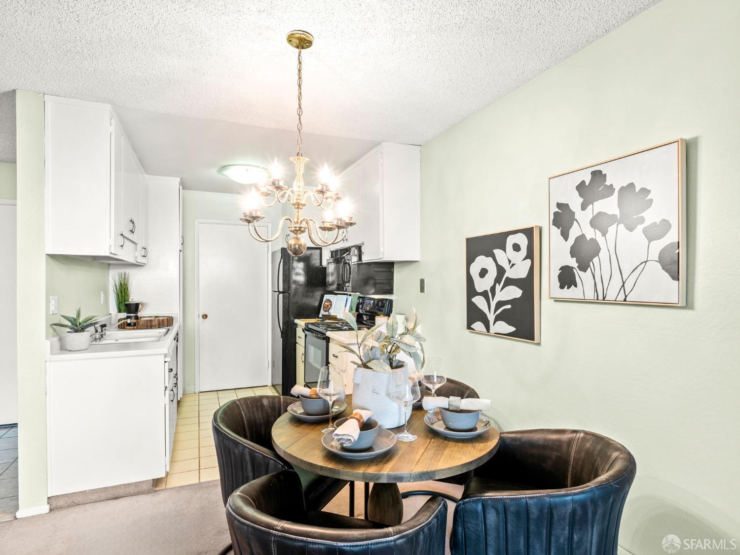 Detail Gallery Image 5 of 29 For 1305 Webster St #C100,  Alameda,  CA 94501 - 2 Beds | 1 Baths