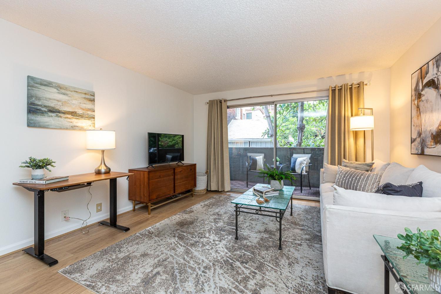 Detail Gallery Image 3 of 26 For 150 Pearl St #222,  Oakland,  CA 94611 - 1 Beds | 1 Baths