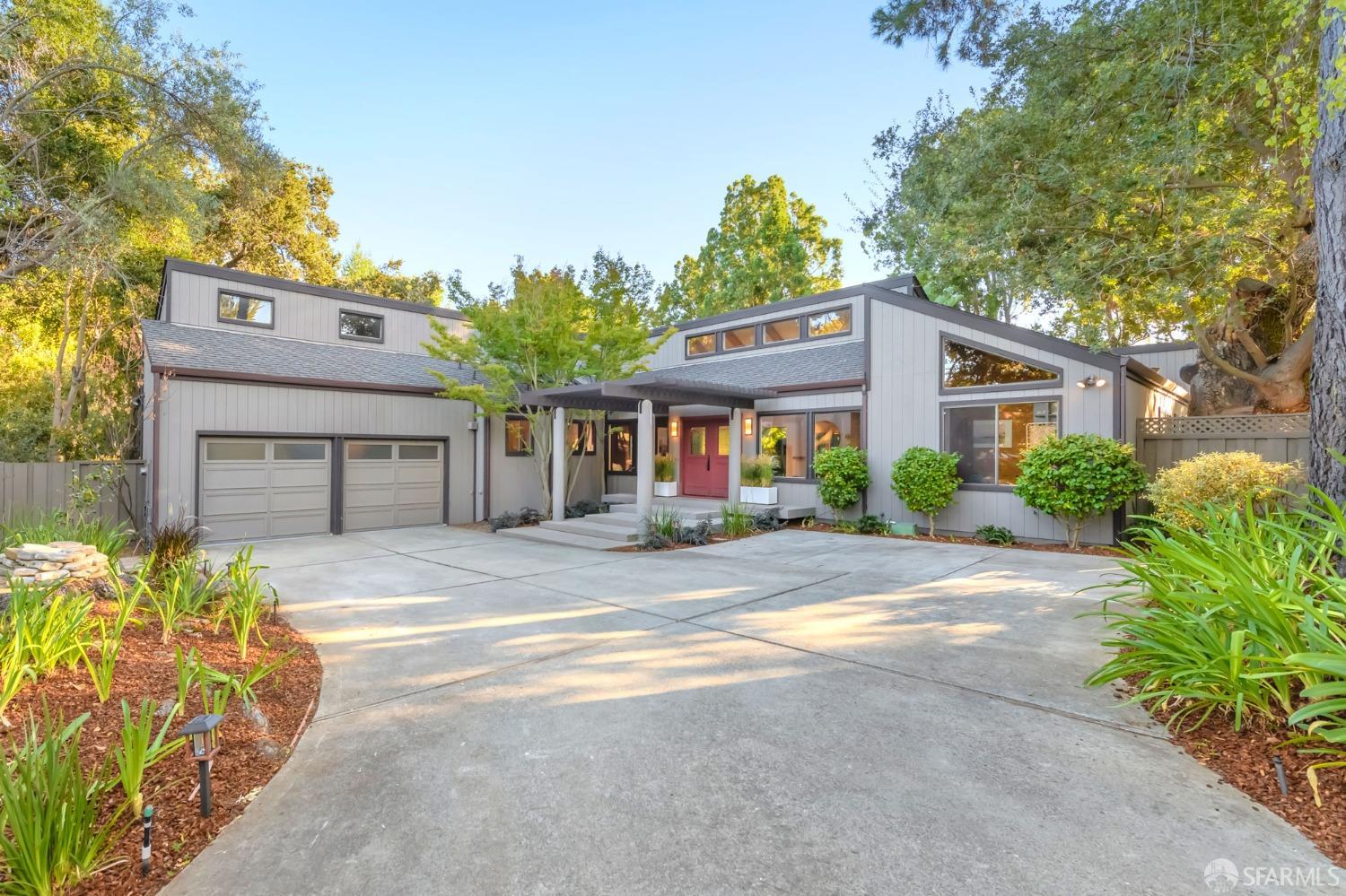 Detail Gallery Image 3 of 24 For 914 Lundy Ln, Los Altos,  CA 94024 - 4 Beds | 2/1 Baths