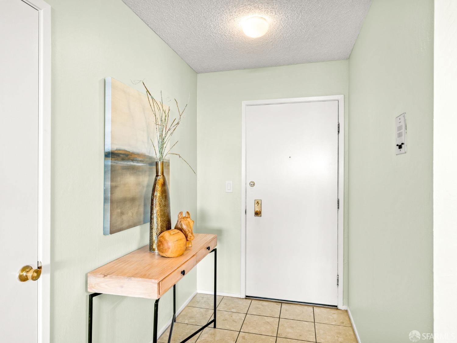 Detail Gallery Image 6 of 29 For 1305 Webster St #C100,  Alameda,  CA 94501 - 2 Beds | 1 Baths