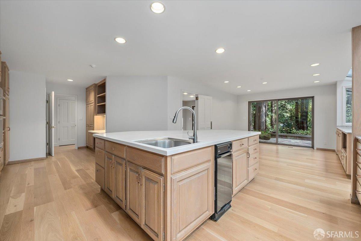 Detail Gallery Image 11 of 54 For 116 Fox Hollow Rd, Woodside,  CA 94062 - 6 Beds | 6/2 Baths