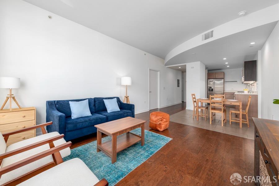 Detail Gallery Image 3 of 25 For 6465 San Pablo Ave #3-3,  Oakland,  CA 94608 - 2 Beds | 2 Baths