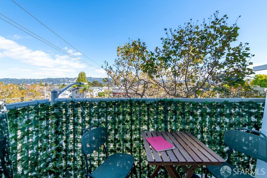 Detail Gallery Image 16 of 25 For 6465 San Pablo Ave #3-3,  Oakland,  CA 94608 - 2 Beds | 2 Baths