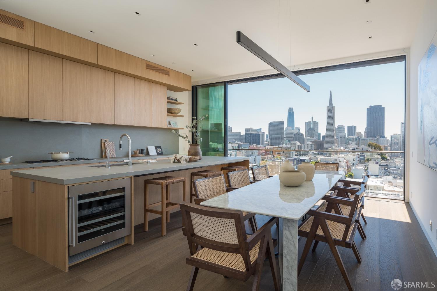 Detail Gallery Image 4 of 25 For 117 Telegraph Hill Blvd, San Francisco,  CA 94133 - 3 Beds | 4/2 Baths