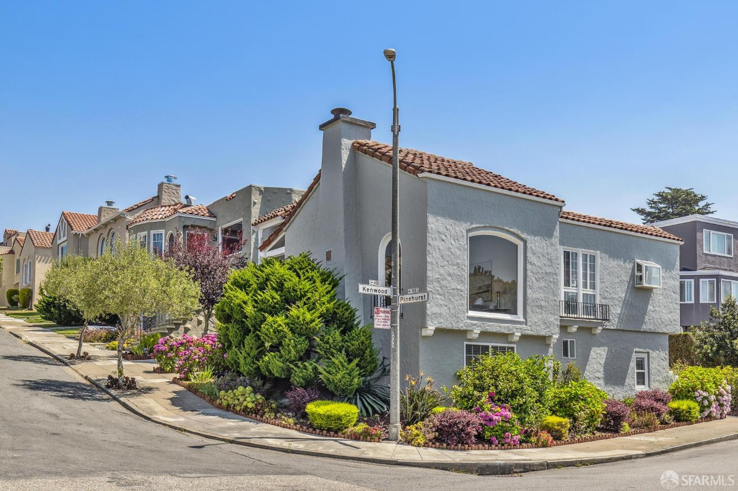 Detail Gallery Image 4 of 71 For 100 Pinehurst Way, San Francisco,  CA 94127 - 5 Beds | 4/1 Baths