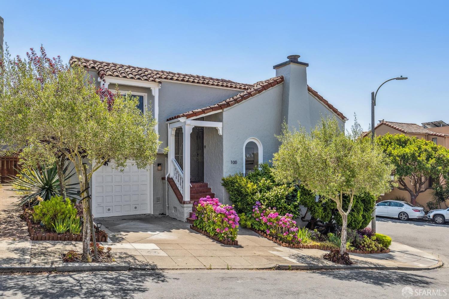 Detail Gallery Image 1 of 71 For 100 Pinehurst Way, San Francisco,  CA 94127 - 5 Beds | 4/1 Baths