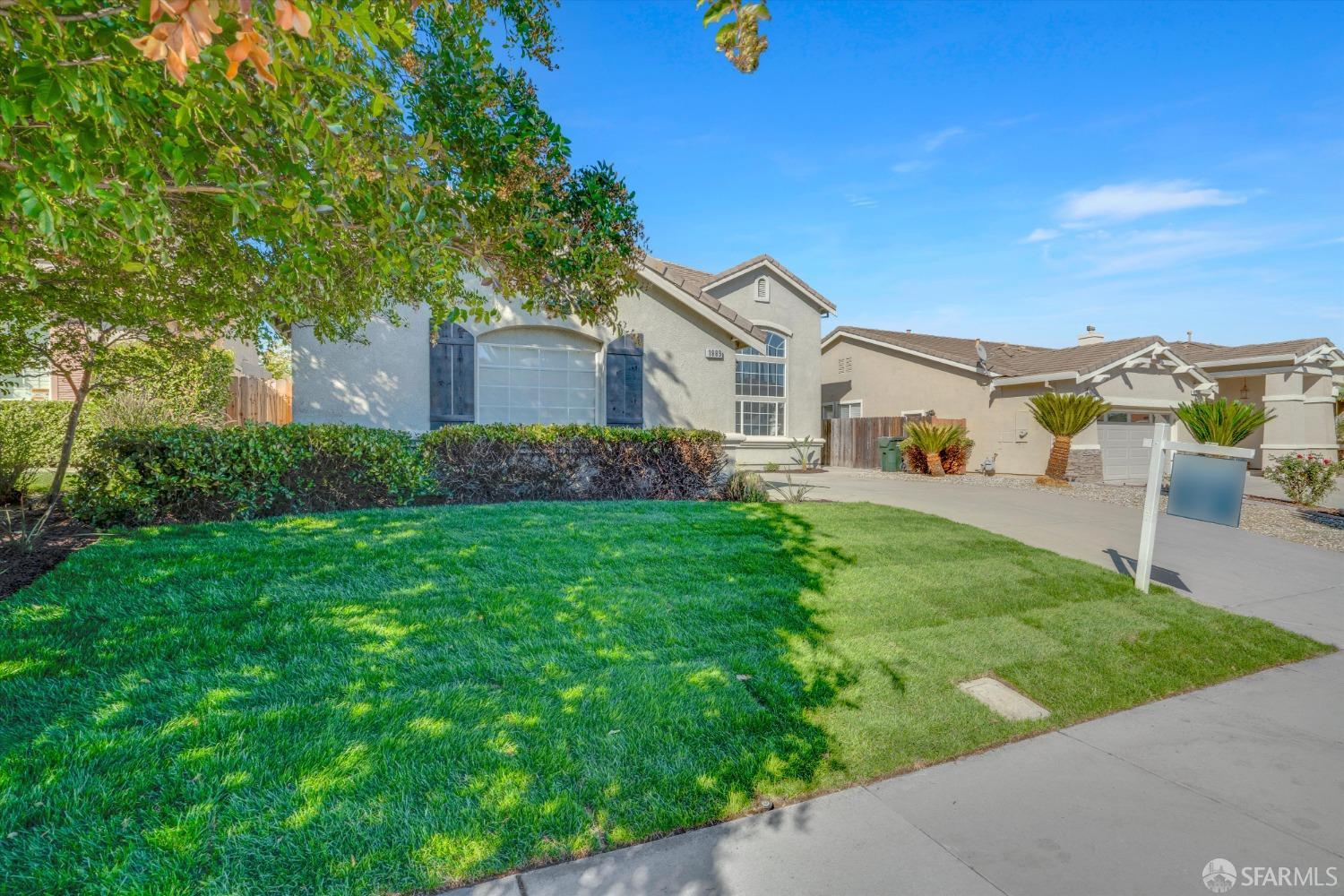 Detail Gallery Image 5 of 48 For 1889 Tioga Pass Way, Antioch,  CA 94531 - 5 Beds | 2/1 Baths