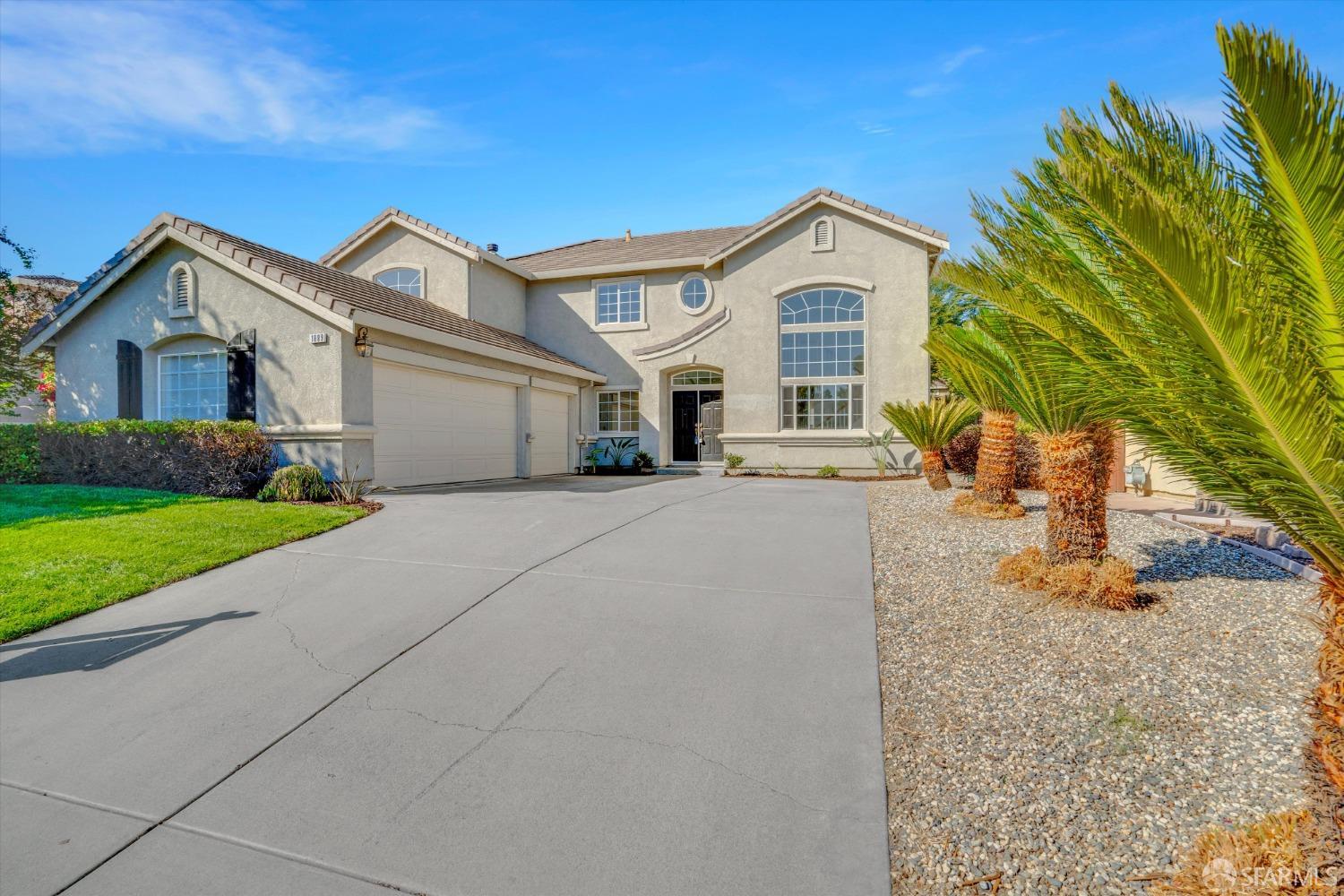 Detail Gallery Image 4 of 48 For 1889 Tioga Pass Way, Antioch,  CA 94531 - 5 Beds | 2/1 Baths