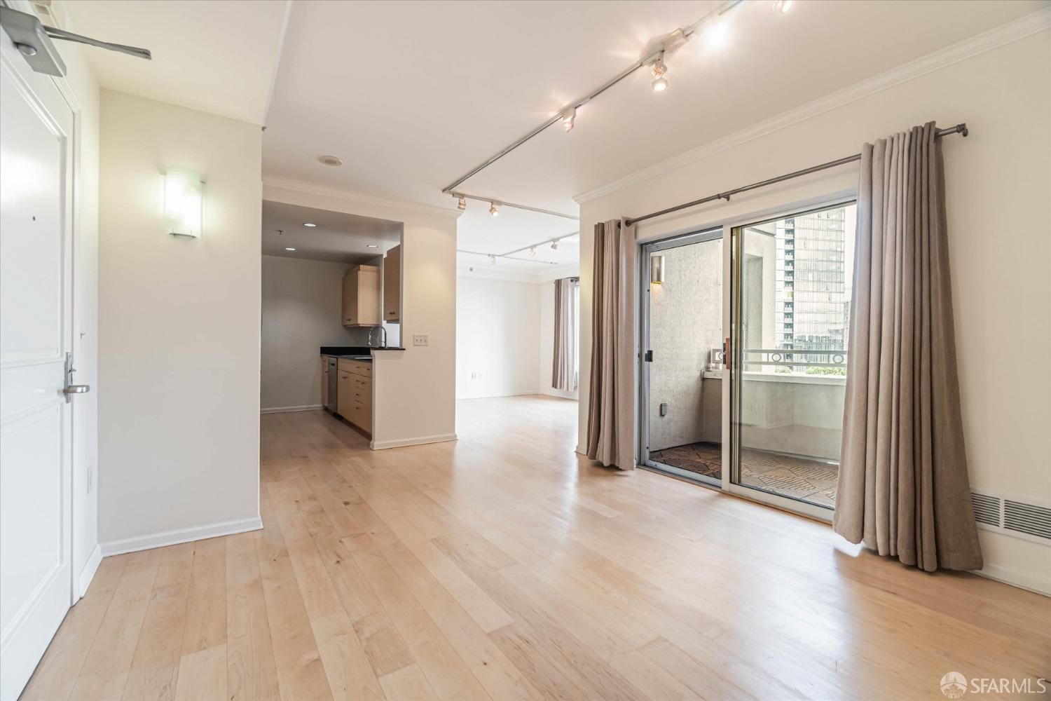 Detail Gallery Image 1 of 42 For 140 S Van Ness Ave #729,  San Francisco,  CA 94103 - 2 Beds | 2 Baths