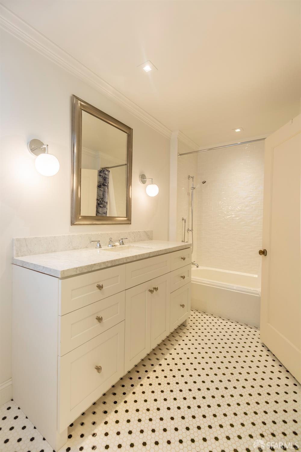 Detail Gallery Image 9 of 12 For 576 Arguello Blvd, San Francisco,  CA 94118 - 2 Beds | 1 Baths