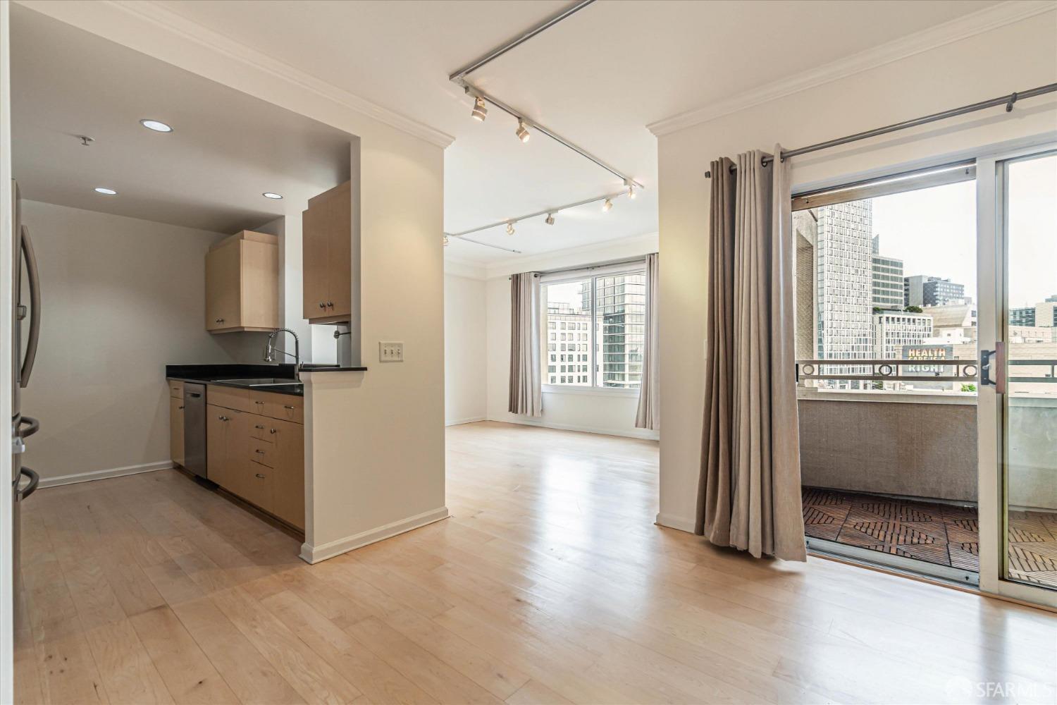 Detail Gallery Image 2 of 42 For 140 S Van Ness Ave #729,  San Francisco,  CA 94103 - 2 Beds | 2 Baths