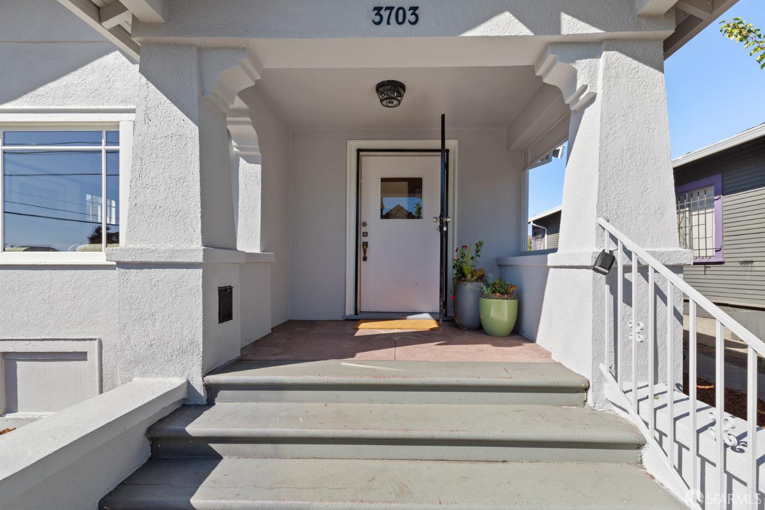 Detail Gallery Image 4 of 42 For 3703 Market St, Emeryville,  CA 94608 - 2 Beds | 1 Baths