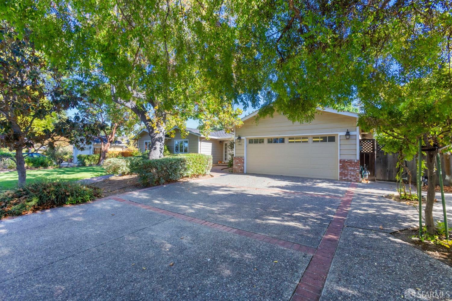 Detail Gallery Image 9 of 58 For 1943 Annette Ln, Los Altos,  CA 94024 - 4 Beds | 3 Baths