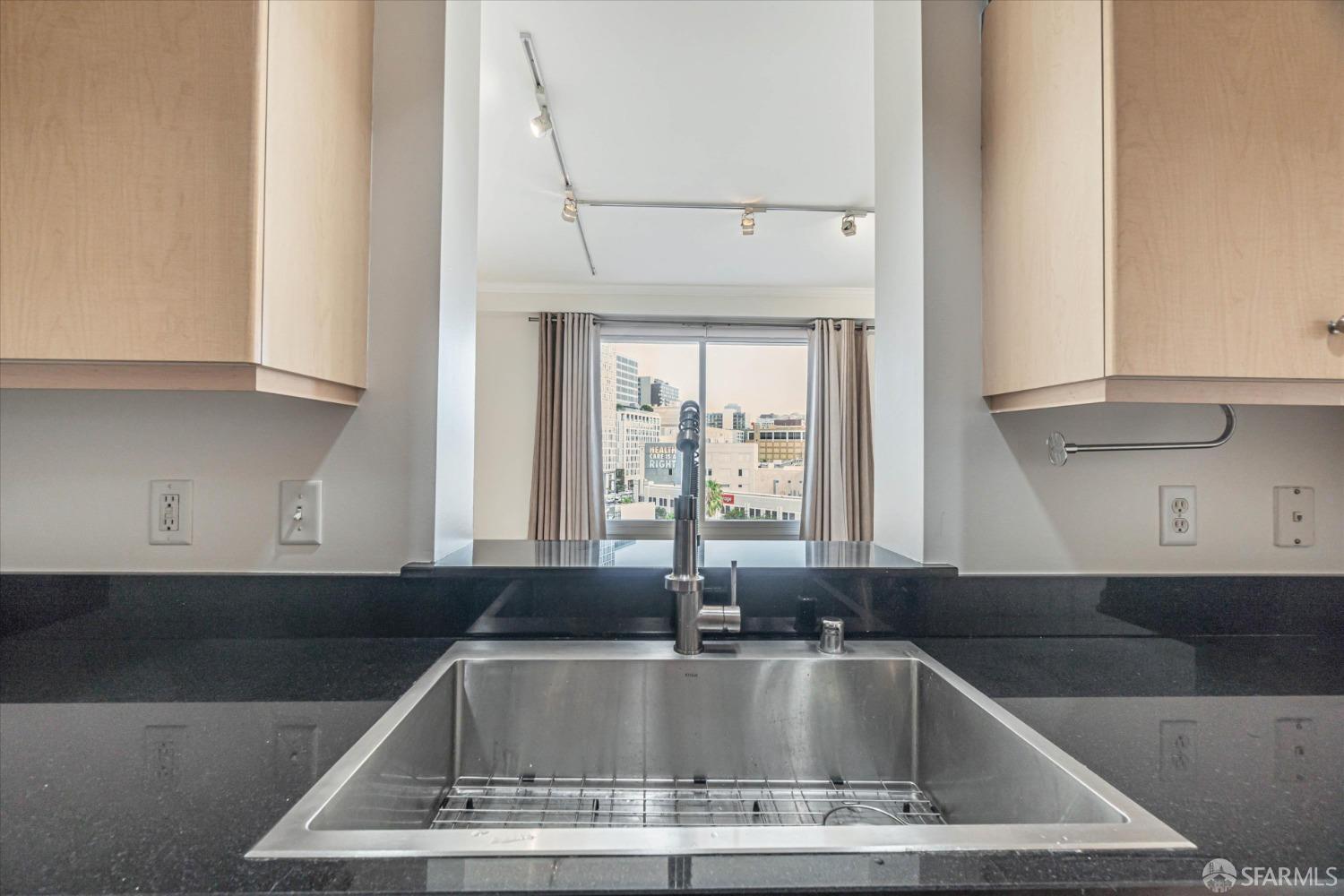 Detail Gallery Image 11 of 42 For 140 S Van Ness Ave #729,  San Francisco,  CA 94103 - 2 Beds | 2 Baths