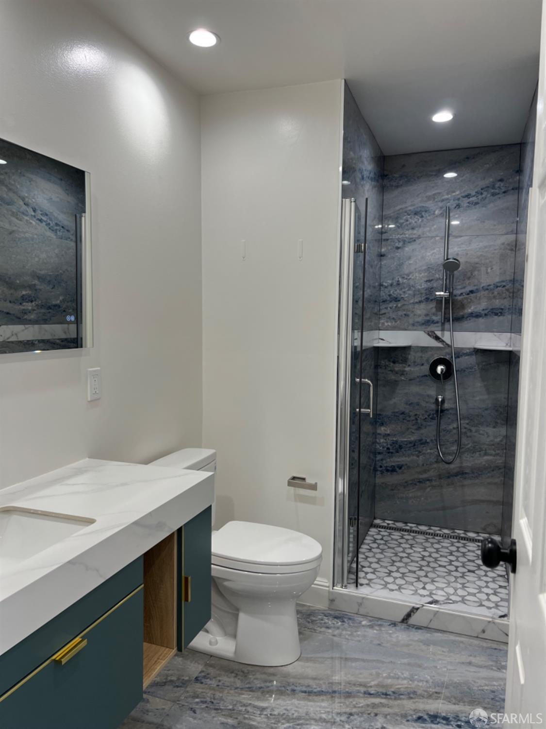 Detail Gallery Image 5 of 11 For 261 20th Ave #2,  San Francisco,  CA 94121 - 3 Beds | 2 Baths