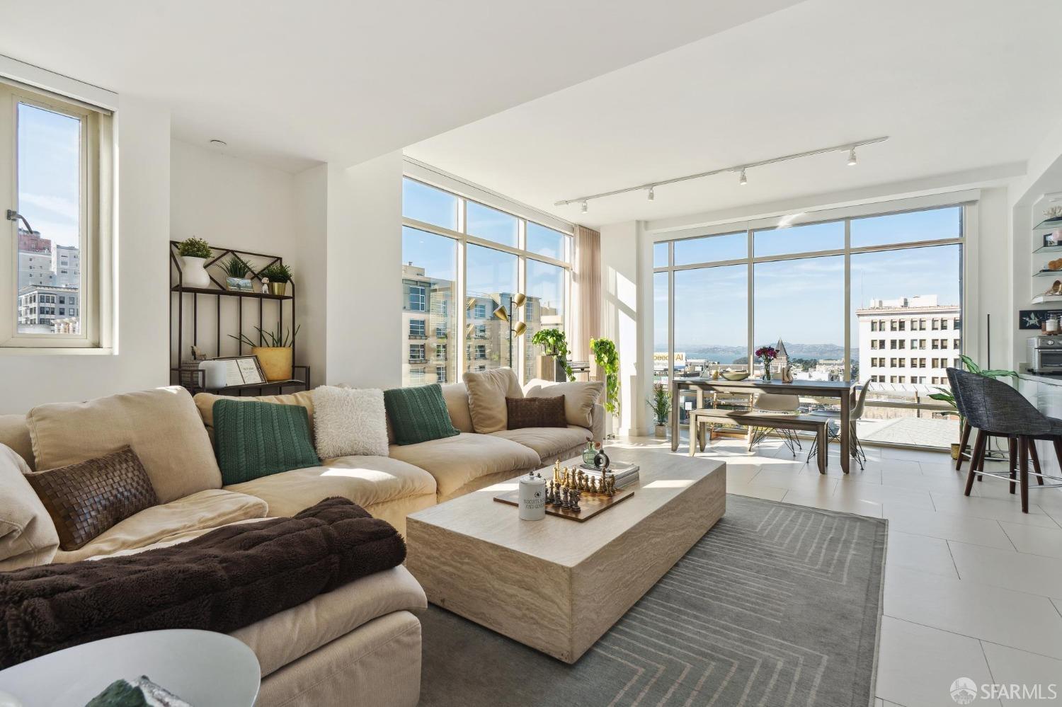 Detail Gallery Image 1 of 34 For 1789 Washington St #702,  San Francisco,  CA 94109 - 2 Beds | 2 Baths