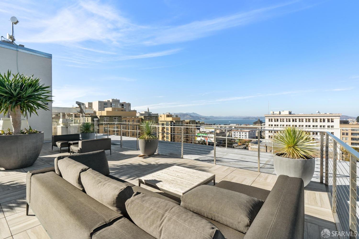 Detail Gallery Image 16 of 34 For 1789 Washington St #702,  San Francisco,  CA 94109 - 2 Beds | 2 Baths