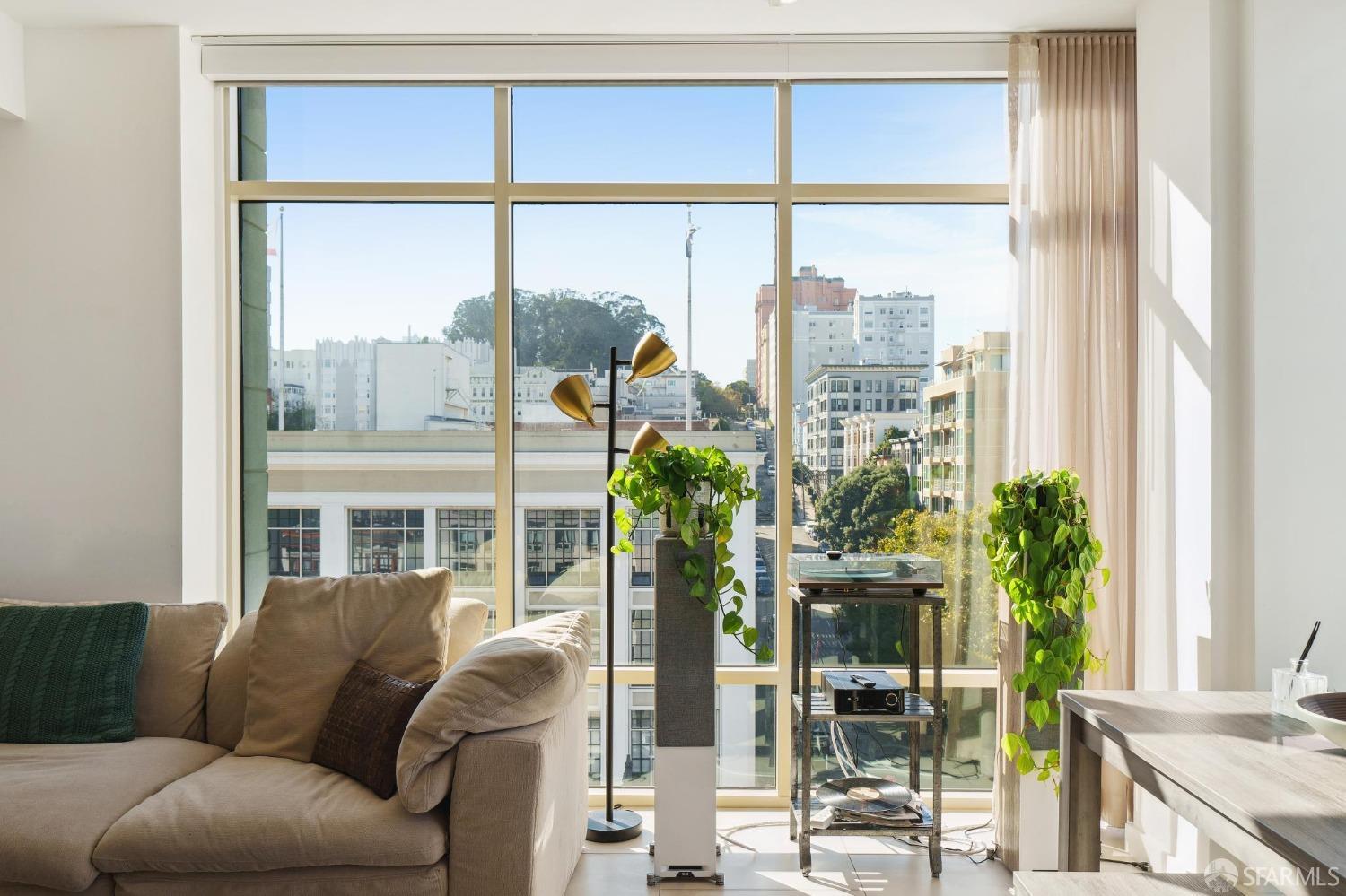 Detail Gallery Image 3 of 34 For 1789 Washington St #702,  San Francisco,  CA 94109 - 2 Beds | 2 Baths