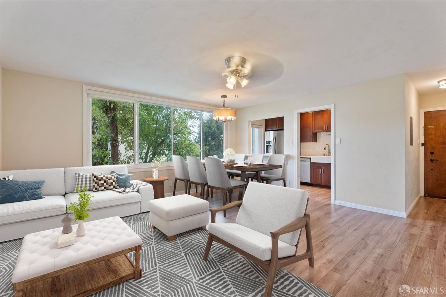 Detail Gallery Image 1 of 31 For 155 El Camino Real #35,  San Mateo,  CA 94401 - 2 Beds | 1 Baths