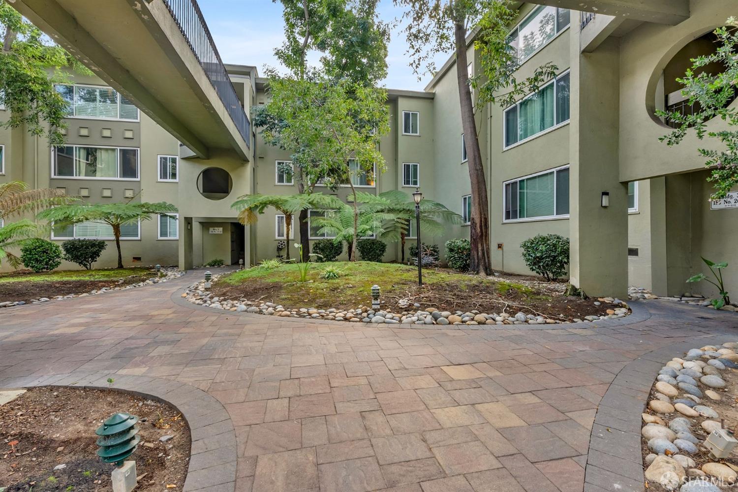 Detail Gallery Image 19 of 31 For 155 El Camino Real #35,  San Mateo,  CA 94401 - 2 Beds | 1 Baths