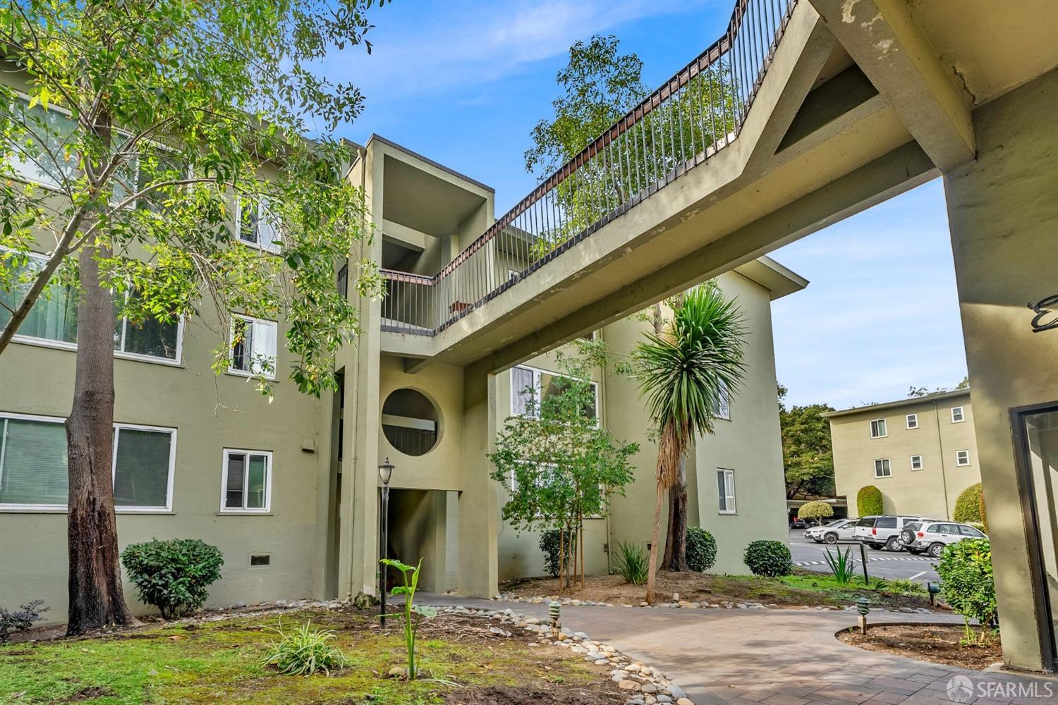 Detail Gallery Image 17 of 31 For 155 El Camino Real #35,  San Mateo,  CA 94401 - 2 Beds | 1 Baths