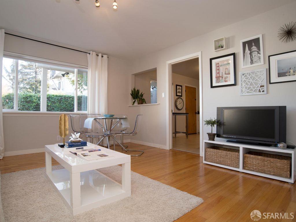 Detail Gallery Image 2 of 14 For 735 Dolores St #3,  San Francisco,  CA 94110 - 1 Beds | 1 Baths