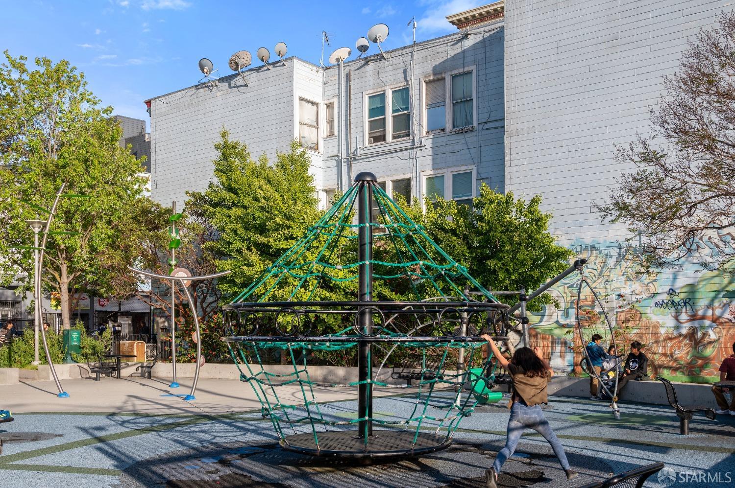 Detail Gallery Image 63 of 66 For 80 Sycamore St, San Francisco,  CA 94110 - 3 Beds | 3/1 Baths