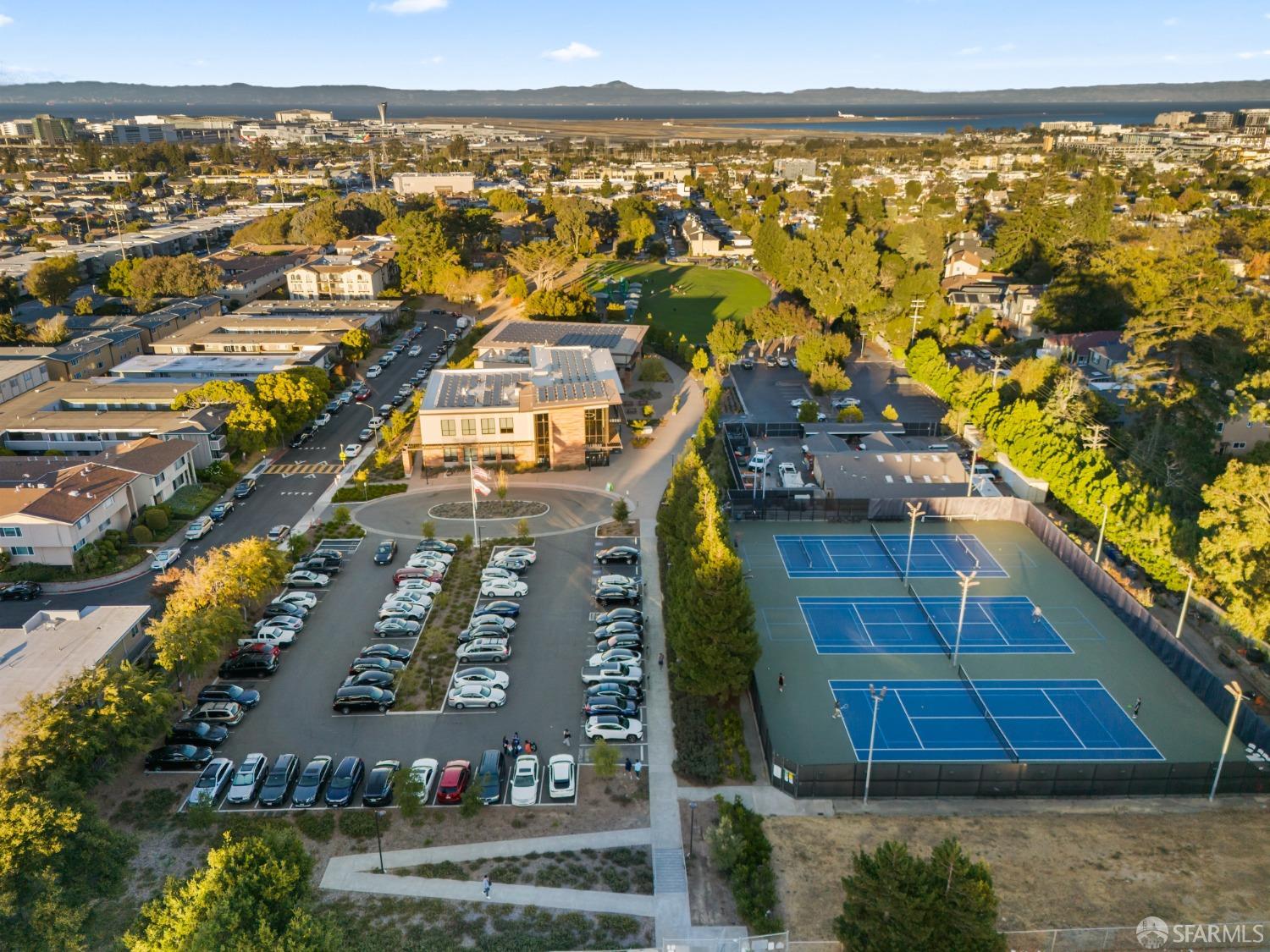 Detail Gallery Image 48 of 57 For 125 Linda Vis, Millbrae,  CA 94030 - 2 Beds | 1/1 Baths