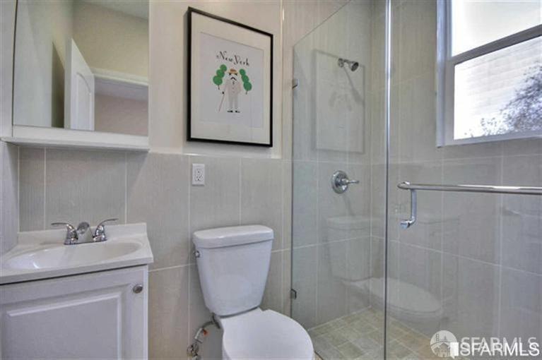 Detail Gallery Image 5 of 9 For 106 19th Ave, San Francisco,  CA 94121 - 2 Beds | 2 Baths