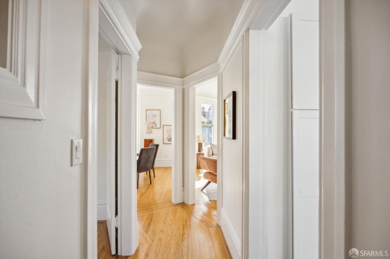 Detail Gallery Image 3 of 36 For 1180 De Haro St #B,  San Francisco,  CA 94107 - 2 Beds | 1/1 Baths