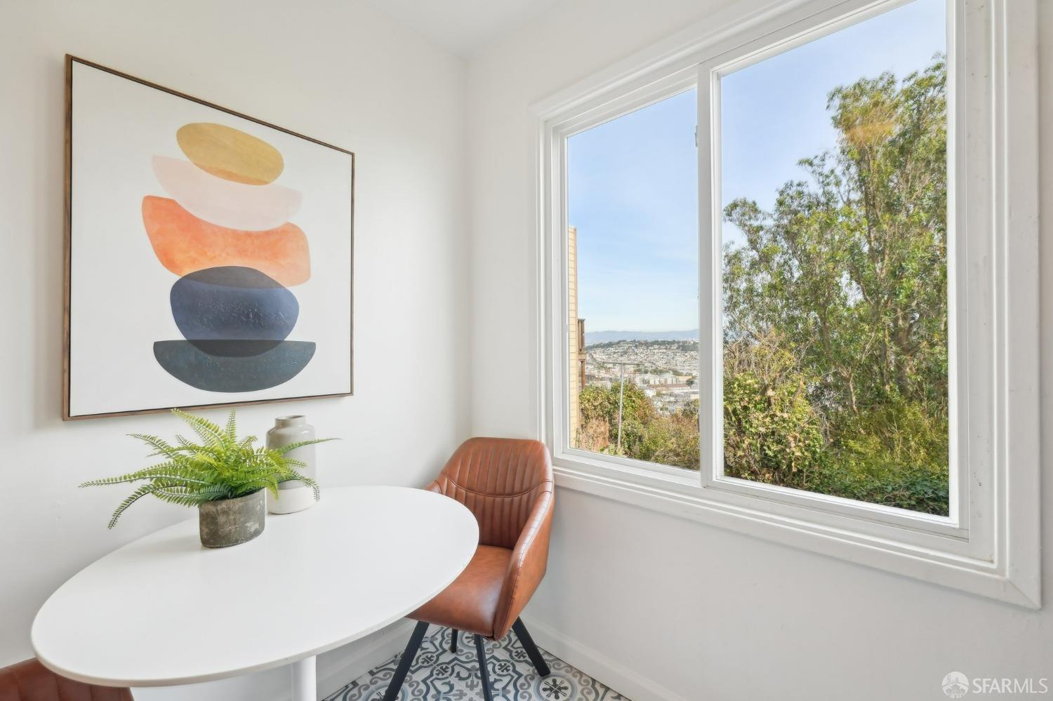 Detail Gallery Image 6 of 24 For 1063 Goettingen St, San Francisco,  CA 94134 - 2 Beds | 1 Baths