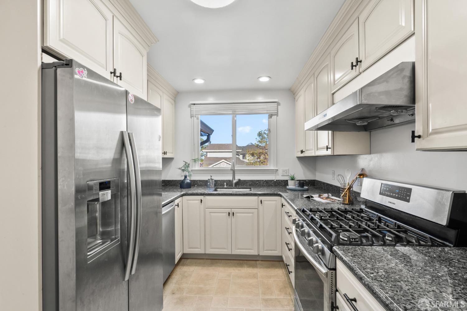 Detail Gallery Image 15 of 57 For 125 Linda Vis, Millbrae,  CA 94030 - 2 Beds | 1/1 Baths