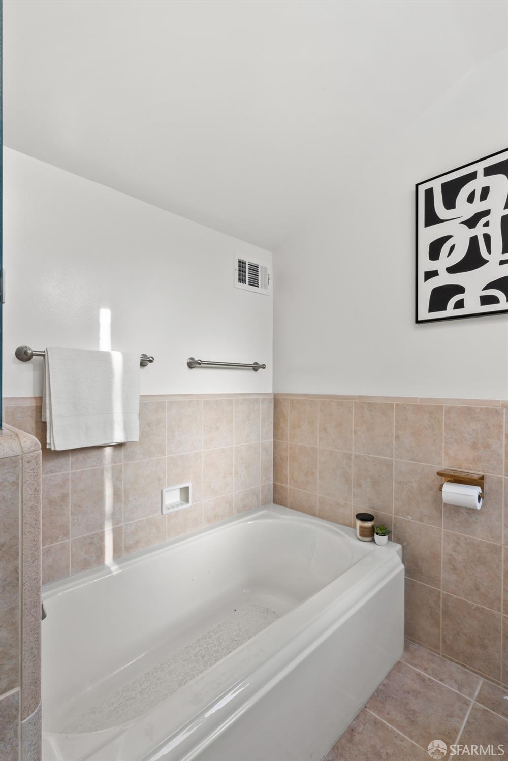 Detail Gallery Image 22 of 57 For 125 Linda Vis, Millbrae,  CA 94030 - 2 Beds | 1/1 Baths