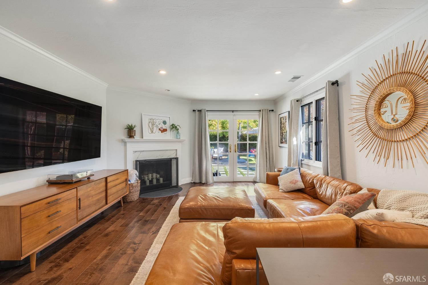 Detail Gallery Image 9 of 49 For 339 Cerrito Ave, Redwood City,  CA 94061 - 3 Beds | 2 Baths